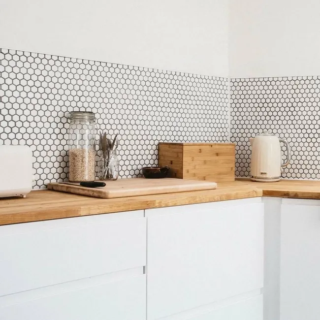 Pixel White Hexagon Matt 23x23